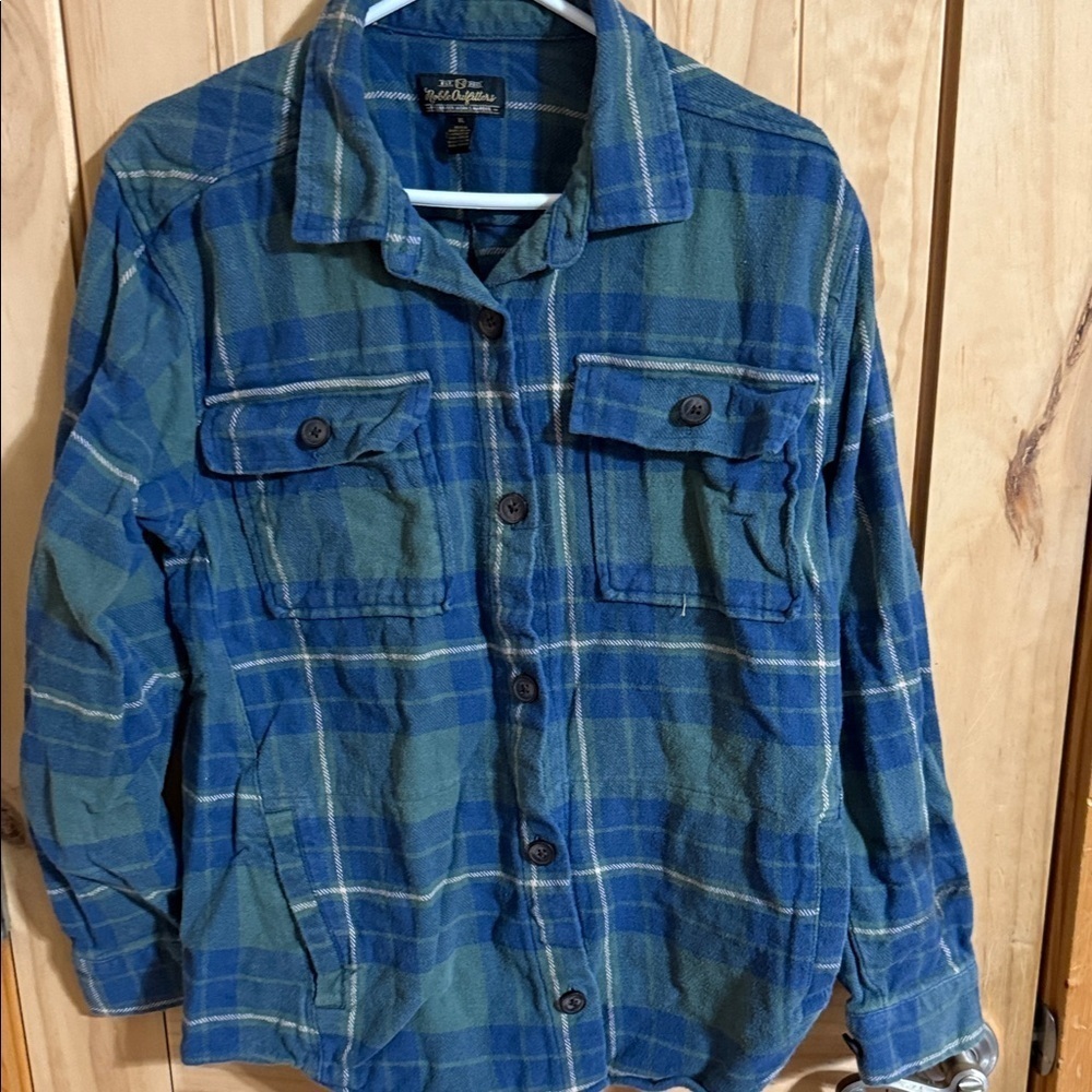 Noble Outfitters Blue and Green Plaid Button-Up Shirt